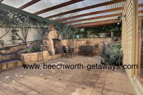 Cherry Blossom Cottage Beechworth Getaways - Accommodation Mermaid Beach 5