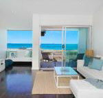 Perfect Beach Front Duplex The Entrance North - Accommodation Mermaid Beach