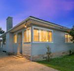 The Entrance North Lakeside Cottage - Accommodation Mermaid Beach