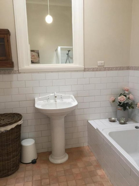 Historic Oak Hill House Estate Truffle Gourmet Festival Region - Accommodation Mermaid Beach 3