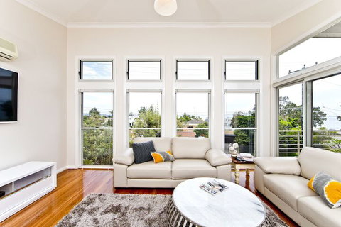 Beachside Haven Your Perfect Oasis Home - Accommodation Mermaid Beach 7
