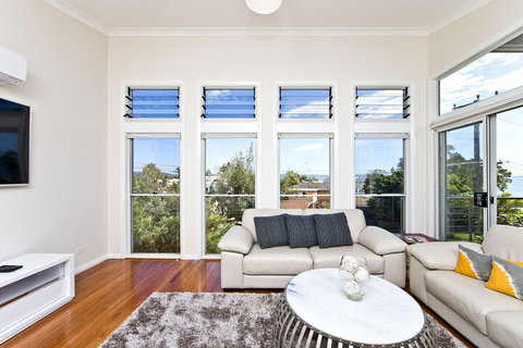 Beachside Haven Your Perfect Oasis Home - Accommodation Mermaid Beach 1