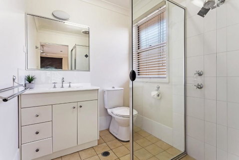 Spacious Modern & Walk To The Beach! - Accommodation Mermaid Beach 1