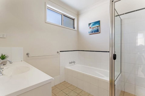 Spacious Modern & Walk To The Beach! - Accommodation Mermaid Beach 2