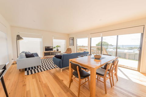 Beach House XIV - Accommodation Mermaid Beach 3