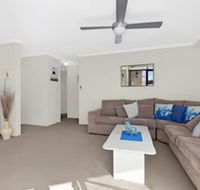 Golden Sands Apartment 10 - Accommodation Mermaid Beach
