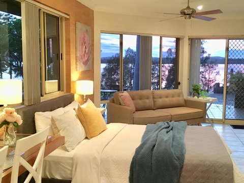 SilverWaters Waterfront Accommodation - Accommodation Mermaid Beach 3