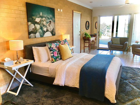 SilverWaters Waterfront Accommodation - Accommodation Mermaid Beach 5