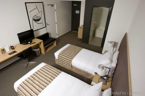 Chifley Doveton - Accommodation Mermaid Beach 2