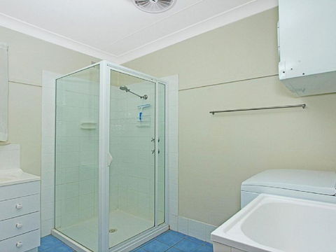 Summer Breeze Clean & Simple 200m To Beach - Accommodation Mermaid Beach 4