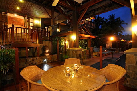 Villa Empat Puluh Dua - Accommodation Mermaid Beach 5