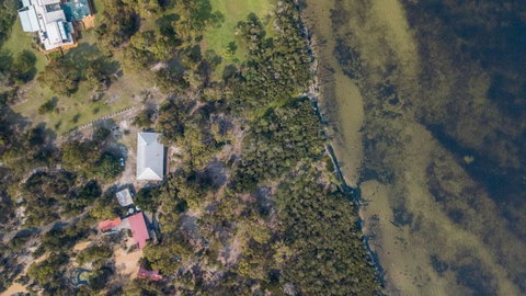 Acacia Lakehouse The Lake At Your Doorstep - Accommodation Mermaid Beach 5