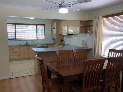 Baydream 13 Pirralea Parade Pet Friendly Aircon Boat Parking - Accommodation Mermaid Beach 6