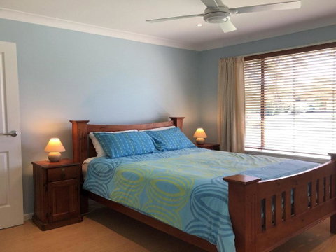 Baydream 13 Pirralea Parade Pet Friendly Aircon Boat Parking - Accommodation Mermaid Beach 2