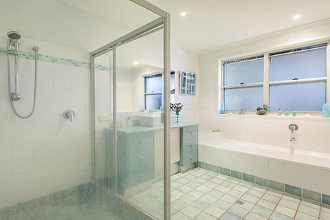 Moana Retreat WiFi - Accommodation Mermaid Beach 3