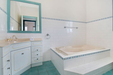 Robins Place - Accommodation Mermaid Beach 3