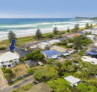 Serendipity Large Family Home - Accommodation Mermaid Beach