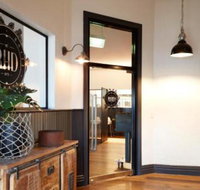 The Royal Hotel Drouin - Accommodation Mermaid Beach