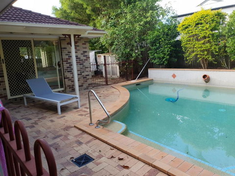 Robyns Nest Hosted Bed & Breakfast - Accommodation Mermaid Beach 2