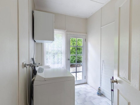 Mon Reve 4A Tallean Road Pet Friendly Three Bedroom Property With Air Conditioning - Accommodation Mermaid Beach 5