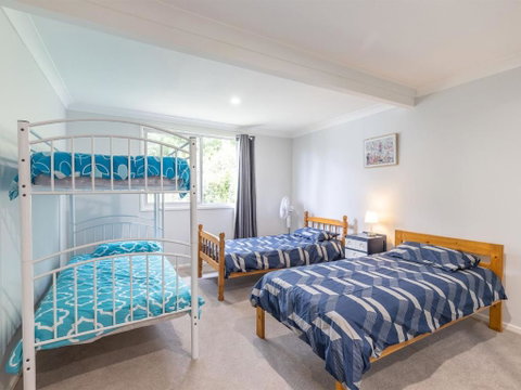 9 Pirralea Parade Fantastic Family Getaway With Pool & Boat Parking - Accommodation Mermaid Beach 4