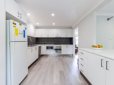 9 Pirralea Parade Fantastic Family Getaway With Pool & Boat Parking - Accommodation Mermaid Beach 5