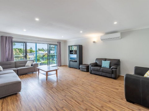 9 Pirralea Parade Fantastic Family Getaway With Pool & Boat Parking - Accommodation Mermaid Beach 7