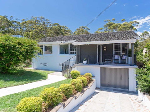 Little Beach House 4 James Crescent Little Beach With Air Con WiFi & Boat Parking! - Accommodation Mermaid Beach 5