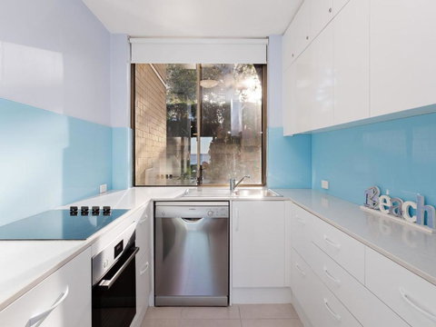 4 Harbourside 3 7 Soldiers Point Road Ground Floor On The Waterfront - Accommodation Mermaid Beach 2