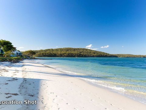 4 Harbourside 3 7 Soldiers Point Road Ground Floor On The Waterfront - Accommodation Mermaid Beach 5