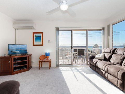 4 Yarramundi 47 Magnus Street Air Conditioned Unit With Water Views - Accommodation Mermaid Beach 5
