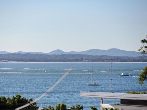 4 Yarramundi 47 Magnus Street Air Conditioned Unit With Water Views - Accommodation Mermaid Beach 3