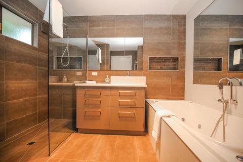 Alderwood - Accommodation Mermaid Beach 4