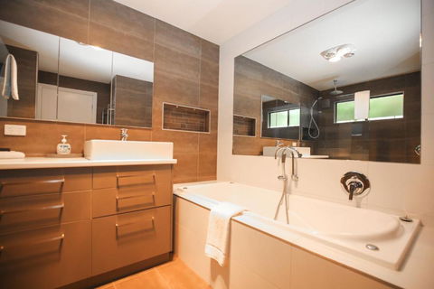 Alderwood - Accommodation Mermaid Beach 3