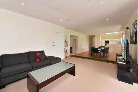 Nulkaba Escape Super Central Walk To Zoo Short Drive To Potters + Wineries - Accommodation Mermaid Beach 6