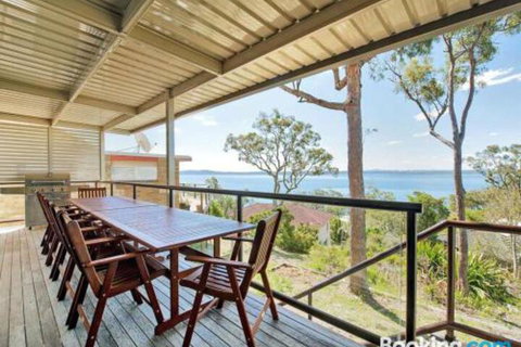 Catch Of The Day 72 Government Road Great House With Water Views - Accommodation Mermaid Beach 0