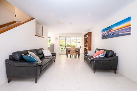 Driftwood - Accommodation Mermaid Beach 4