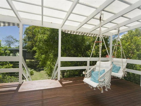 Henzell Street 28. Dicky Beach - Accommodation Mermaid Beach 1