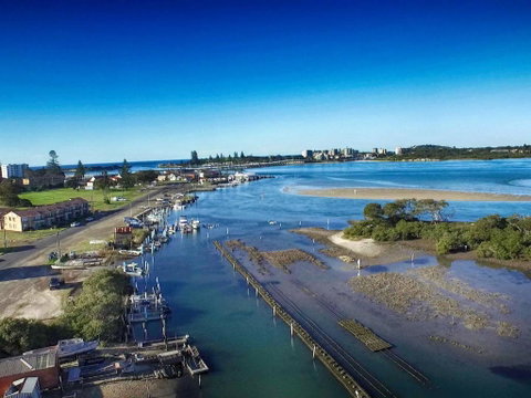 Fairholme 5 Opposite Lake - Accommodation Mermaid Beach 2