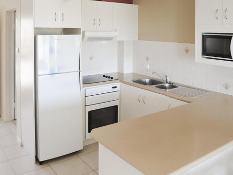 Fairholme 5 Opposite Lake - Accommodation Mermaid Beach 5