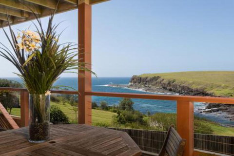 Absolute Oceanfront Cottage - Accommodation Mermaid Beach 3