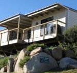 KINGFISHER COTTAGE Beachfront at the Binalong Bay - Accommodation Mermaid Beach