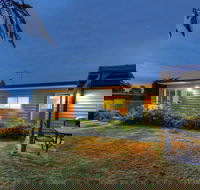 Castaway Cottage - Essentially Tas - Accommodation Mermaid Beach