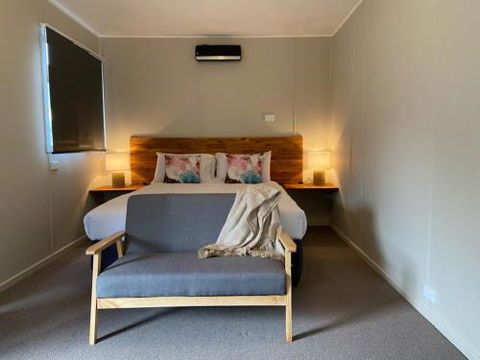 Railway Hotel Queenstown - Accommodation Mermaid Beach 3
