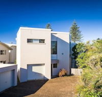 Ocean Waves - Accommodation Mermaid Beach