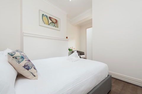 Stunning Sydney Home 11 - Accommodation Mermaid Beach 2