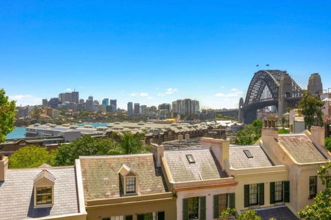 Stunning Sydney Home 11 - Accommodation Mermaid Beach 3