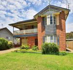 The Crescent Pet Friendly 1 Min to Beach - Accommodation Mermaid Beach