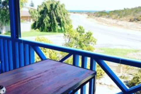 Blue Sky Escapes Beach House Ledge Point - Accommodation Mermaid Beach 2