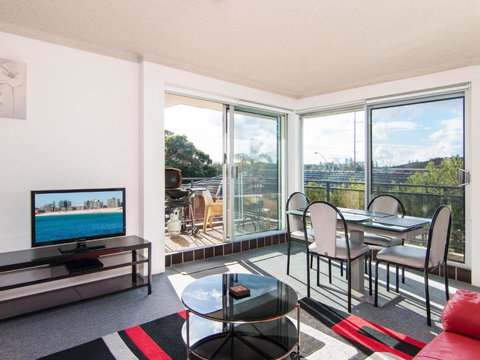 Albert Court 8 - Accommodation Mermaid Beach 6